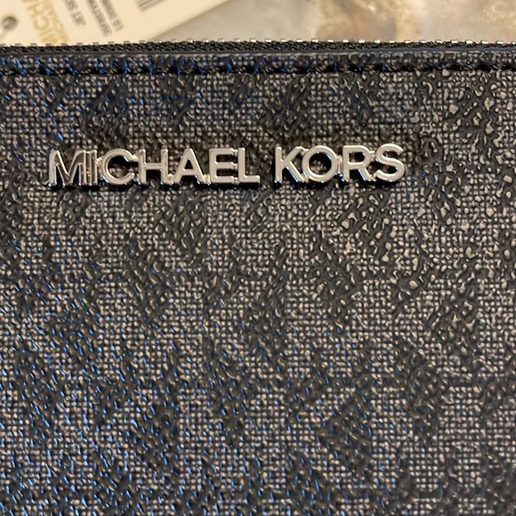 Michael Kors Jet Set Large Double Zip Wallet NWT - Picture 2 of 8